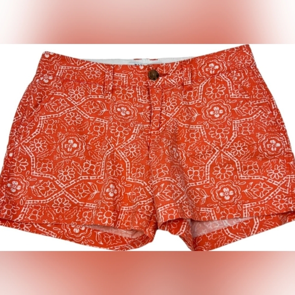 Old Navy Pants - Old Navy Print Mid-Rise Chino Shorts Size 14 Pre-owned Excellent